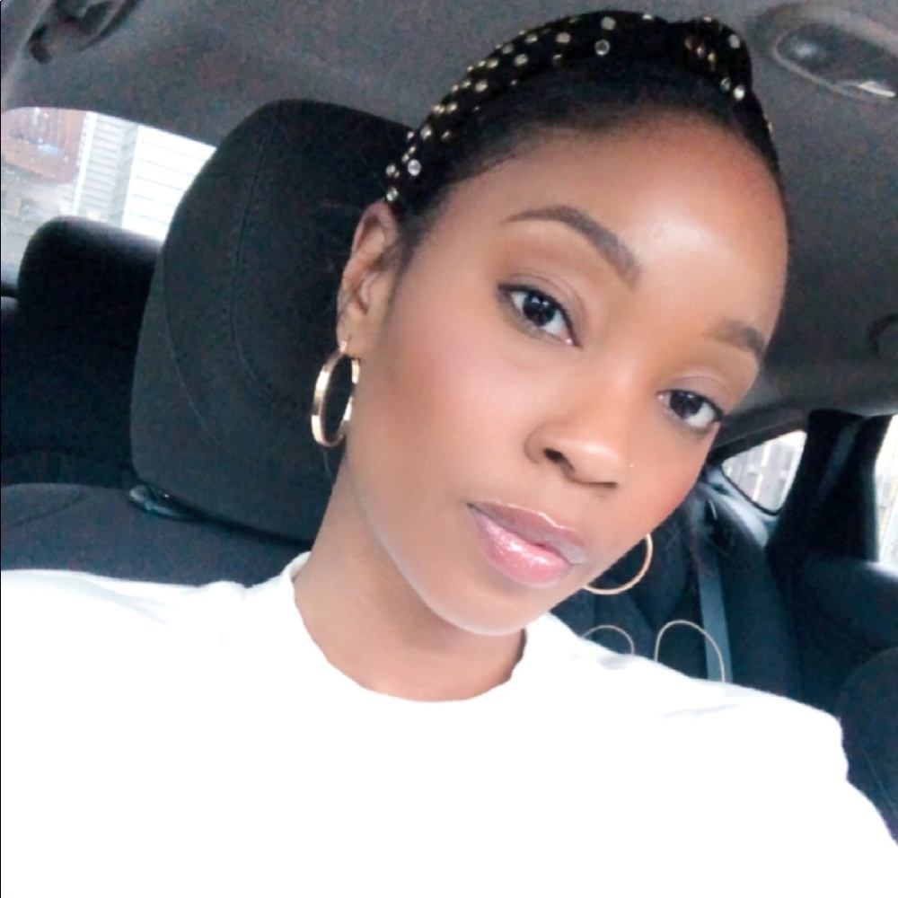 Meet your Posher, Natavia